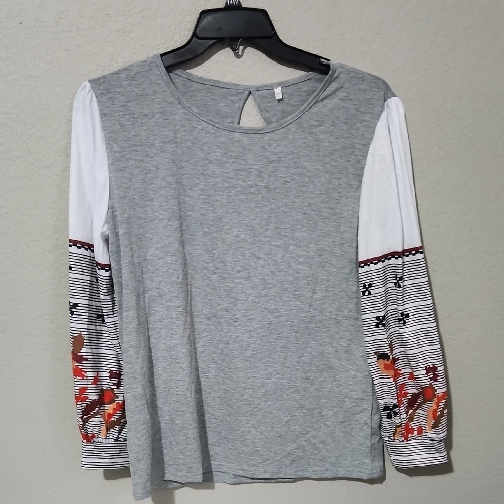 Gray and White Women's Top XL Patterned Sleeves Leafs keyhole back